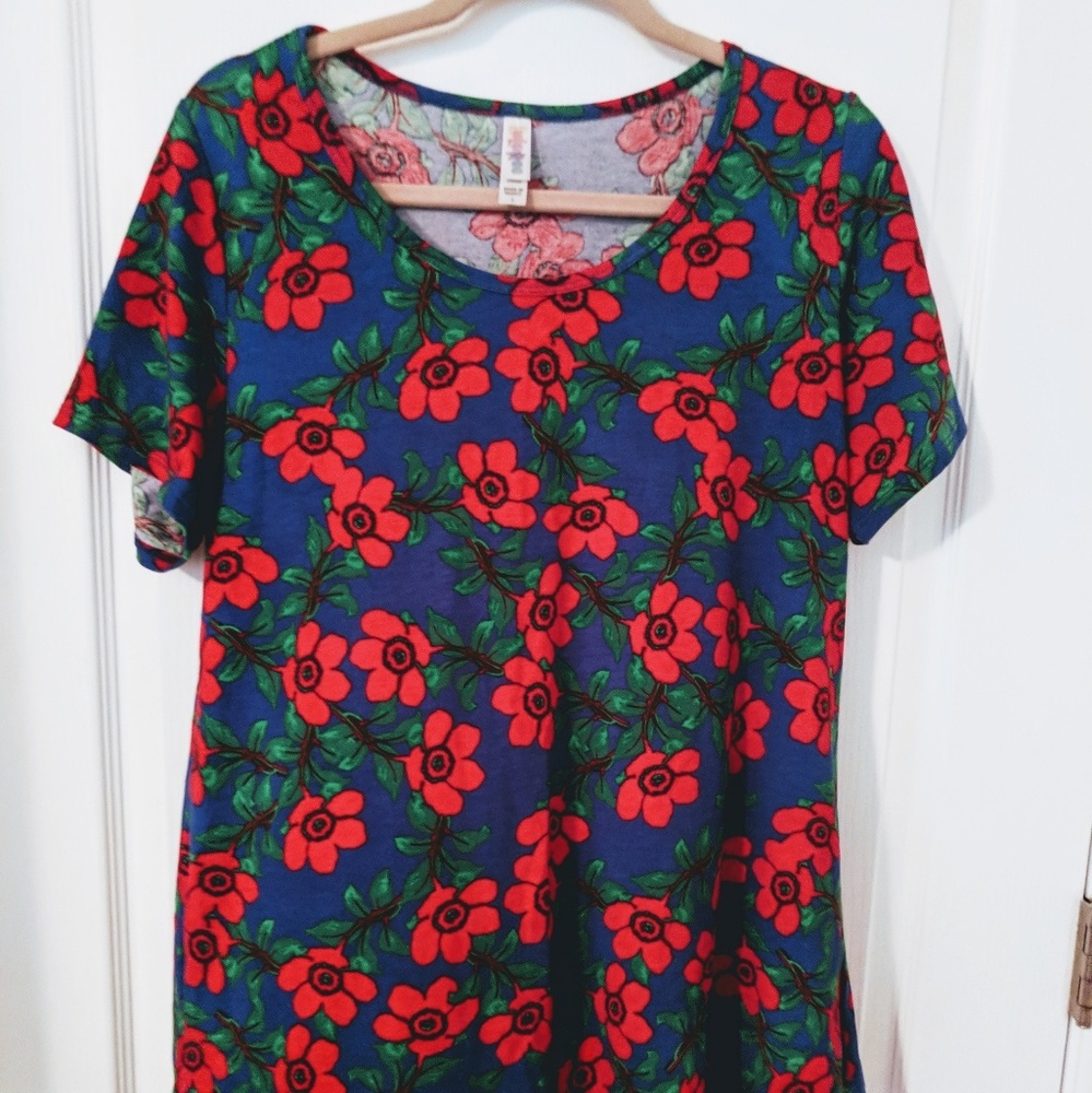 **LAST CHANCE**  LuLaRoe Classic T floral